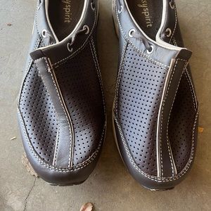 New size 8 chocolate brown Easyspirit insert tennis.